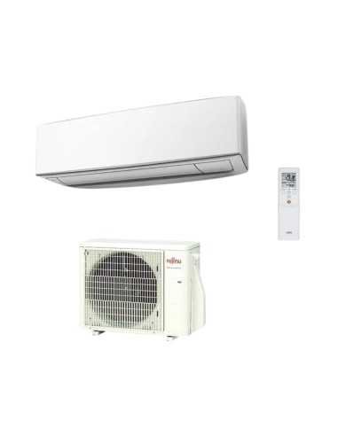 Climatizzatore Condizionatore Fujitsu Inverter Serie Ke White R-32 Wi-Fi Optional installato a parete in un soggiorno moderno.