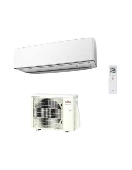 Climatizzatore Condizionatore Fujitsu Inverter Serie Ke White R-32 Wi-Fi Optional installato a parete in un soggiorno moderno.